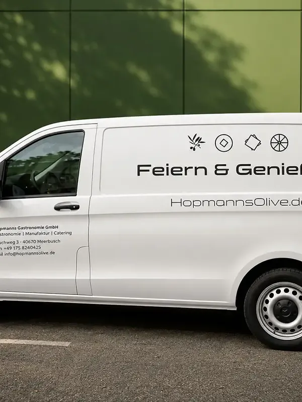 Fahrzeugwerbung für eine Event-Gastronomie aus Erkrath.